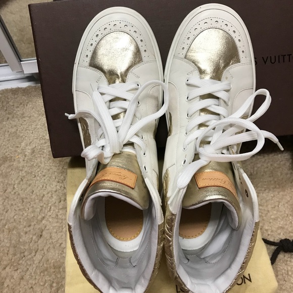 💯 Authentic Louis Vuitton gold monogram sneakers - Picture 3 of 8